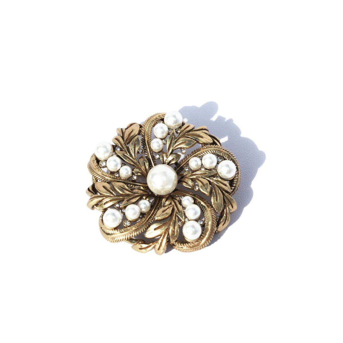 Brass Laurel Swirl Ivory Pearl vintage Brooch brooch JewelryBlossom #flowerjewelry# #weddingjewelry# #bridaljewelry# #weddinggift# #bridemaidgift##giftforher# #mothergift# #daughtergift# #birthdaygift# #anniversarygi