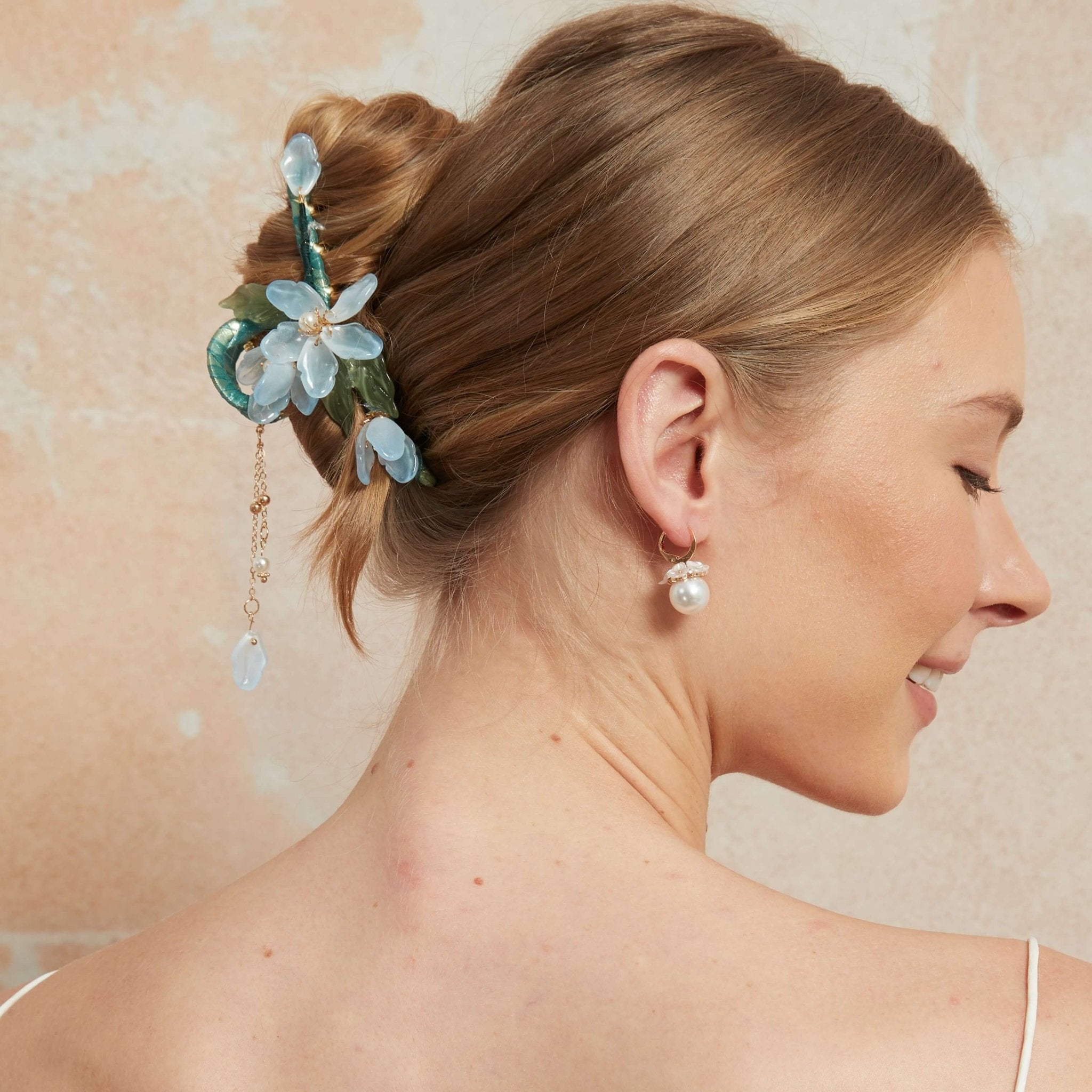 Celestial Blue Floral Hair Clawhair clawsJewelryBlossomuniqueflowerearringsgiftforhermothergiftdaughtergiftbirthdaygiftanniversarygift