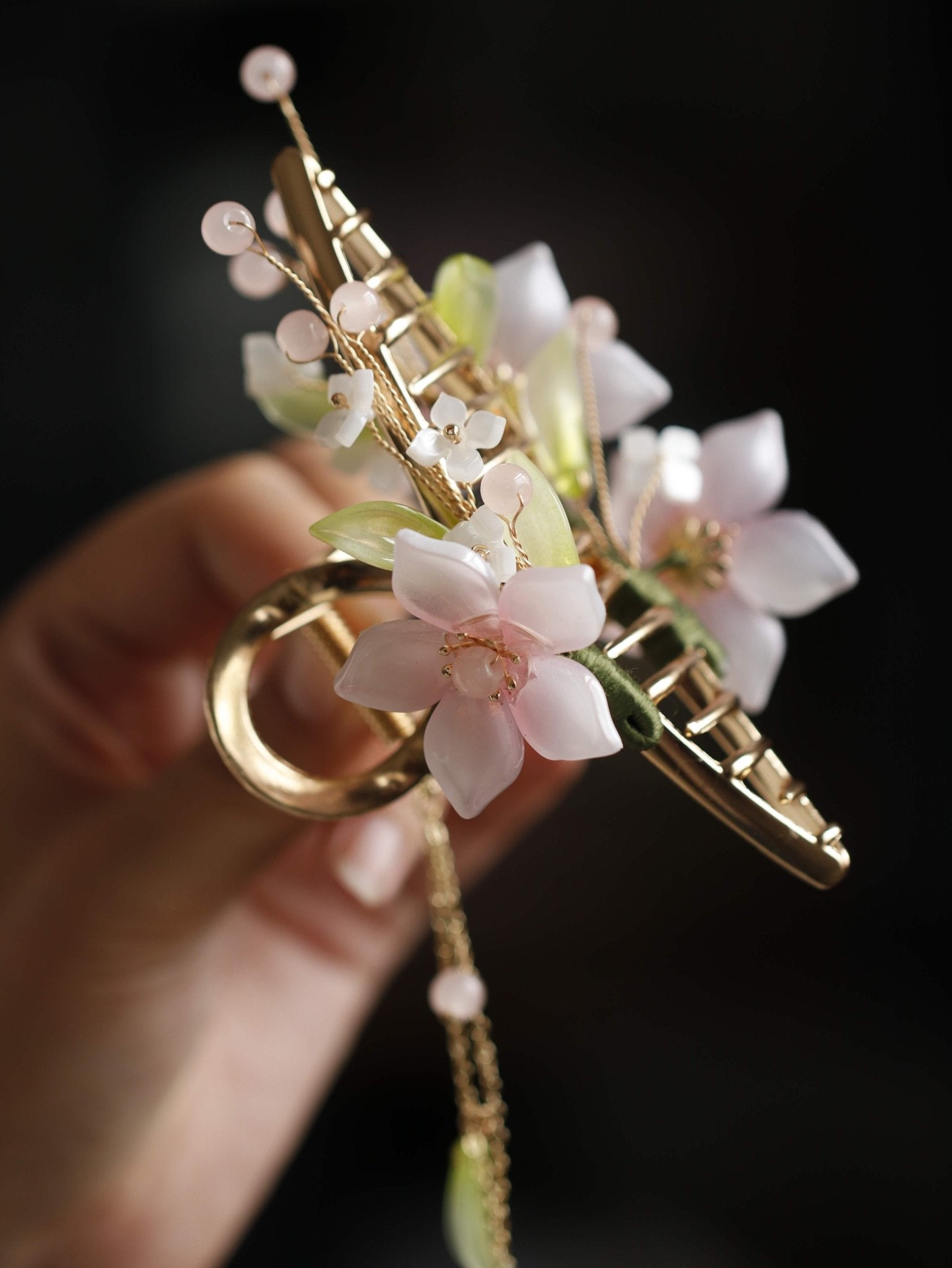 Cherry Blossom Tassel Hair Clawhair clawsJewelryBlossomuniqueflowerearringsgiftforhermothergiftdaughtergiftbirthdaygiftanniversarygift