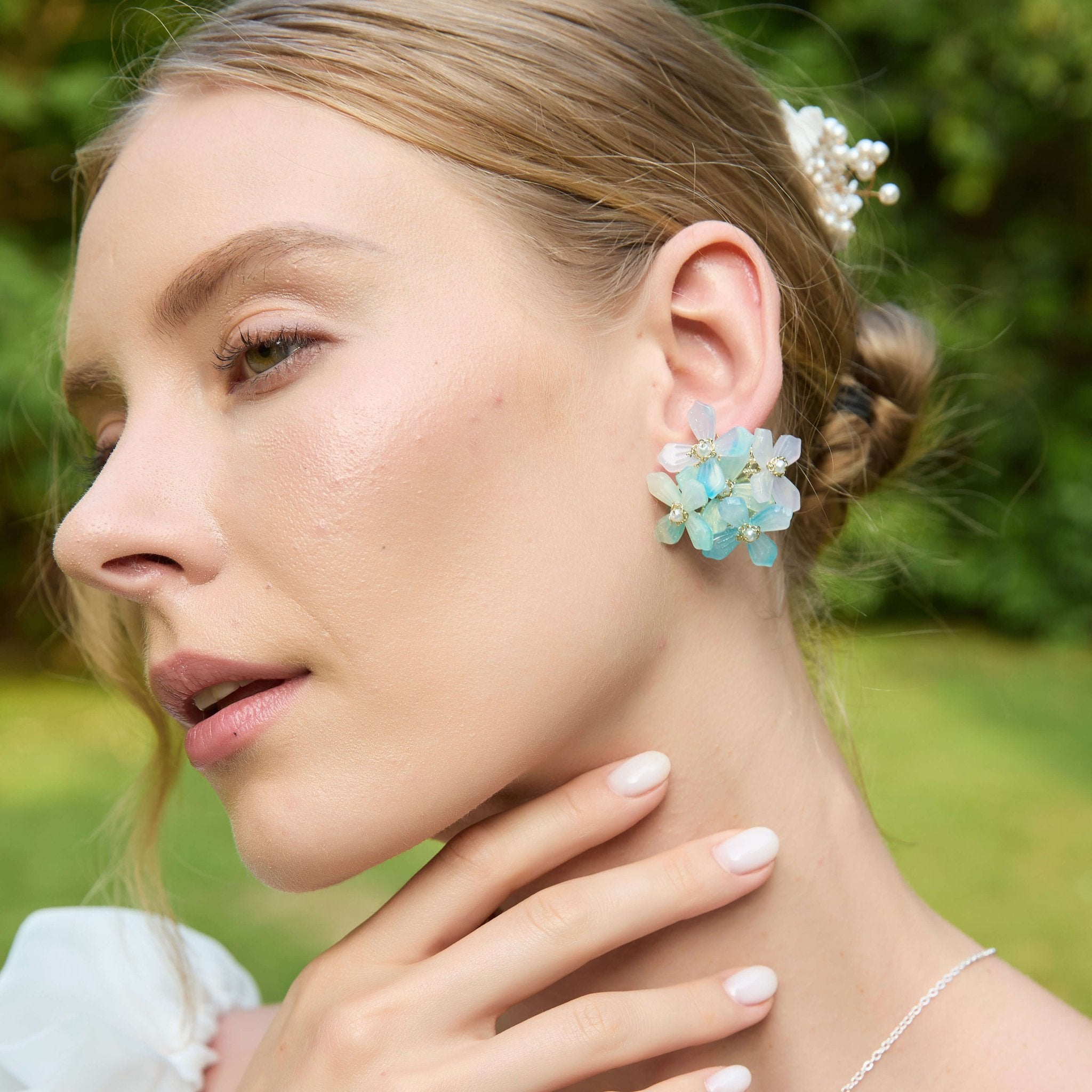 Frost Floral Cluster Hydrangea Stud EarringsHair ClipsJewelryBlossomuniqueflowerearringsgiftforhermothergiftdaughtergiftbirthdaygiftanniversarygift