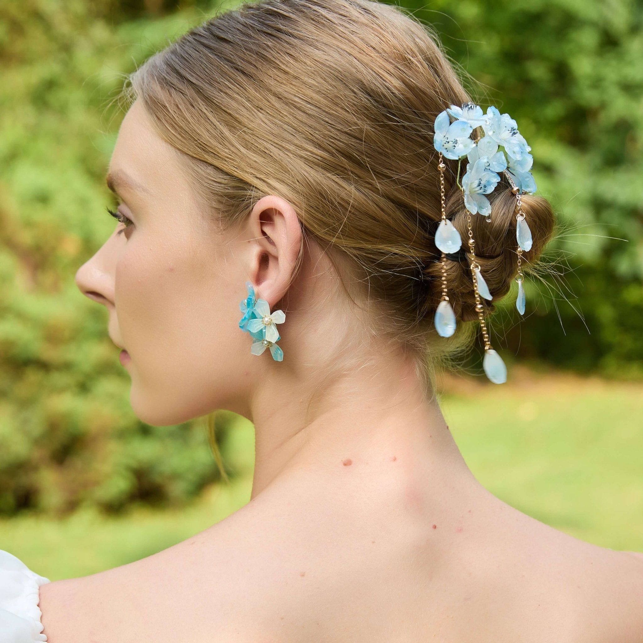 Frost Floral Cluster Hydrangea Stud EarringsHair ClipsJewelryBlossomuniqueflowerearringsgiftforhermothergiftdaughtergiftbirthdaygiftanniversarygift