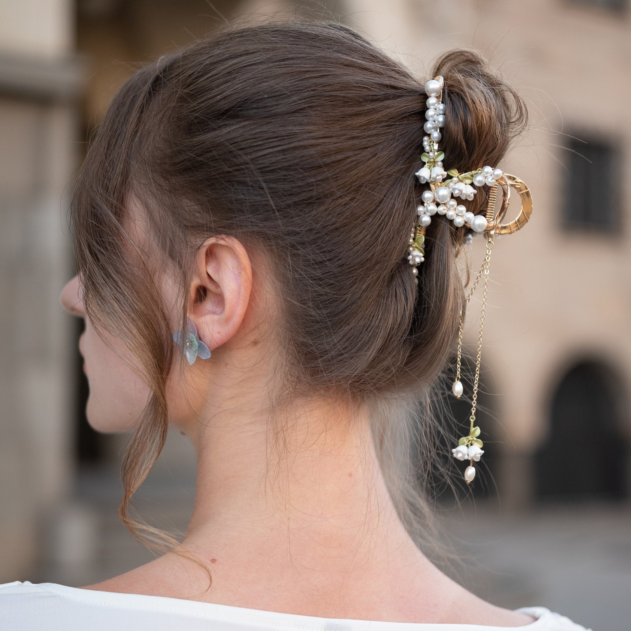 Lily of Valley Pearl Garden Hair Clawhair clawsJewelryBlossomuniqueflowerearringsgiftforhermothergiftdaughtergiftbirthdaygiftanniversarygift