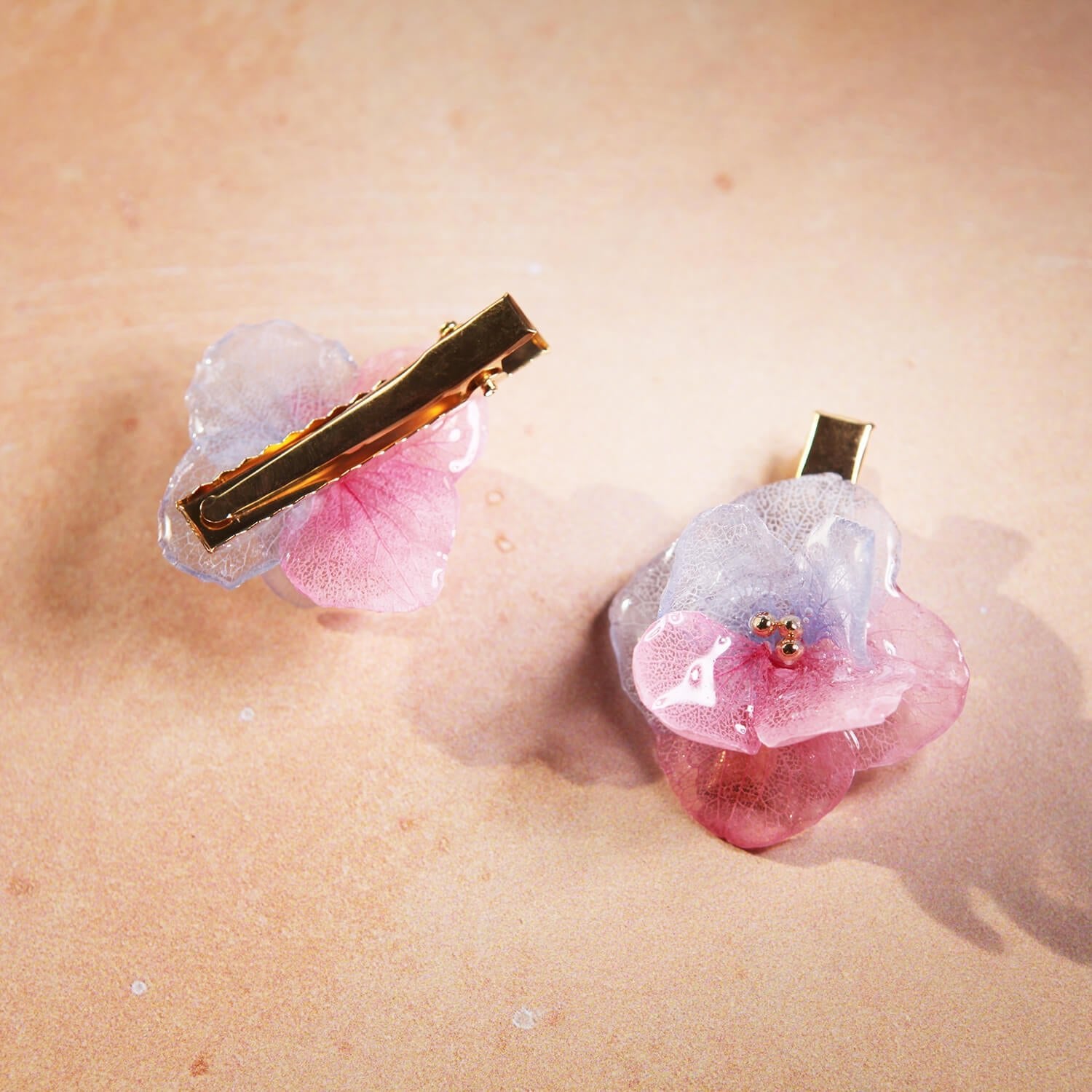 Pastel Gradient Hydrangea Petal Clips (2 - Pieces)HAIRJewelryBlossomuniqueflowerearringsgiftforhermothergiftdaughtergiftbirthdaygiftanniversarygift