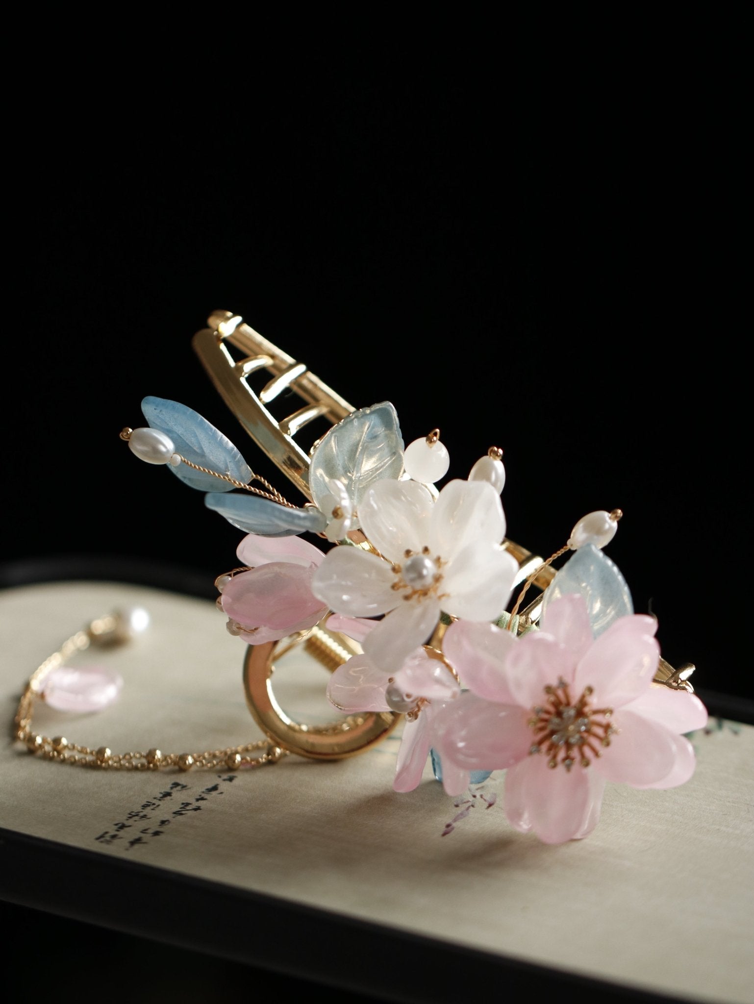 Pink Camellia Garden Hair Clawhair clawsJewelryBlossomuniqueflowerearringsgiftforhermothergiftdaughtergiftbirthdaygiftanniversarygift