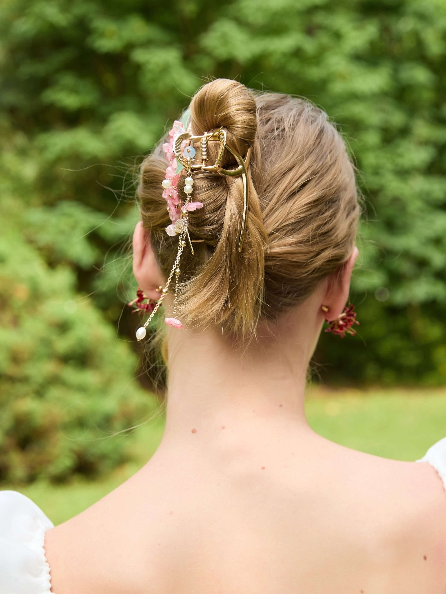 Pink Hydrangea Tassel Hair Claw hair claws JewelryBlossom flowerjewelry weddingjewelry bridaljewelry weddinggift bridemaidgiftgiftforher mothergift daughtergift birthdaygift anniversarygi