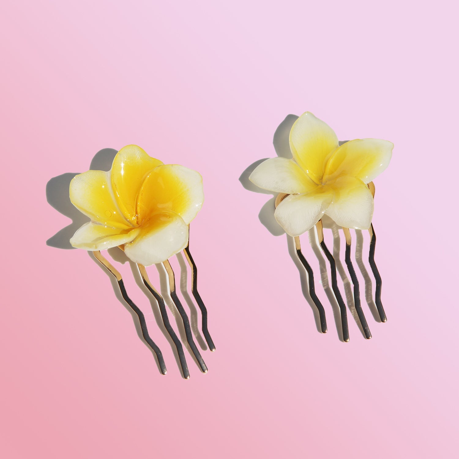 Preserved Plumeria Flower Hair CombHAIRJewelryBlossomuniqueflowerearringsgiftforhermothergiftdaughtergiftbirthdaygiftanniversarygift