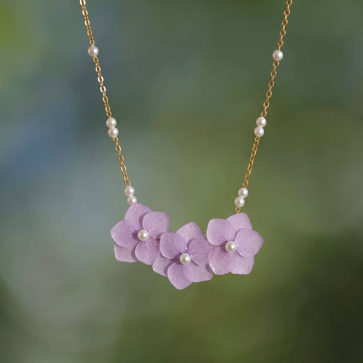 *Real Flower* Lavender Hydrangea Pearl Bloom Necklace Necklace JewelryBlossom #flowerjewelry# #weddingjewelry# #bridaljewelry# #weddinggift# #bridemaidgift##giftforher# #mothergift# #daughtergift# #birthdaygift# #anniversarygi