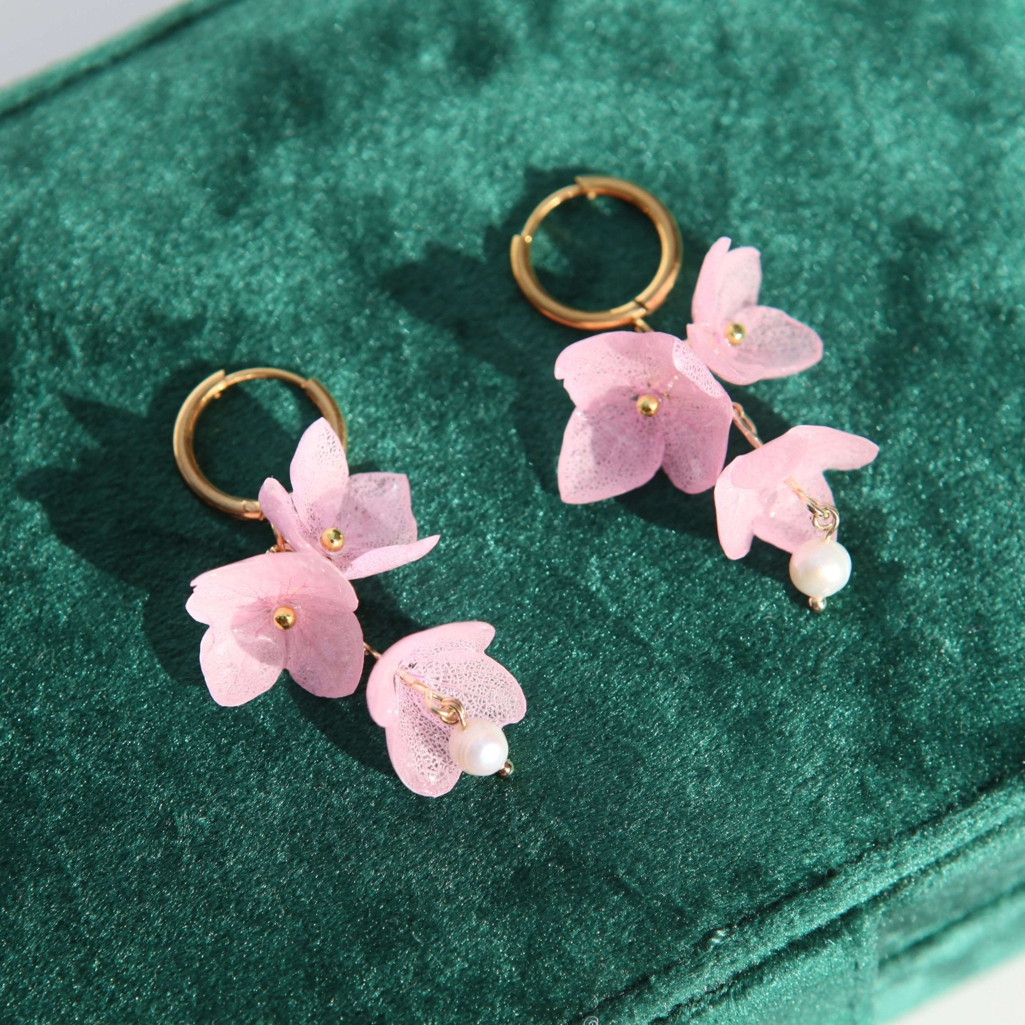*Real Flowewr Pink Hydrangea Pearl Drop Hoop EarringsEarringsJewelryBlossomuniqueflowerearringsgiftforhermothergiftdaughtergiftbirthdaygiftanniversarygift
