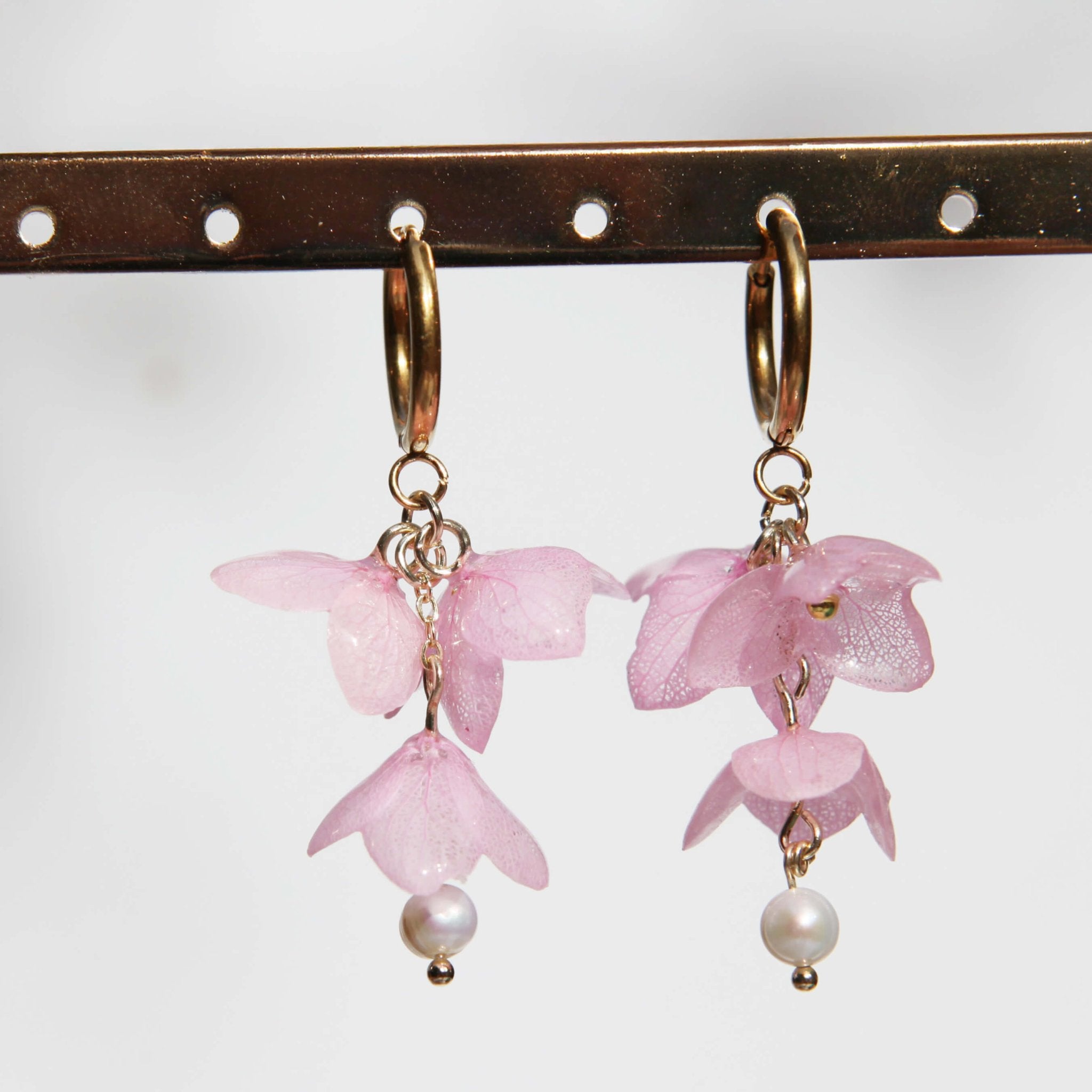 *Real Flowewr Pink Hydrangea Pearl Drop Hoop EarringsEarringsJewelryBlossomuniqueflowerearringsgiftforhermothergiftdaughtergiftbirthdaygiftanniversarygift
