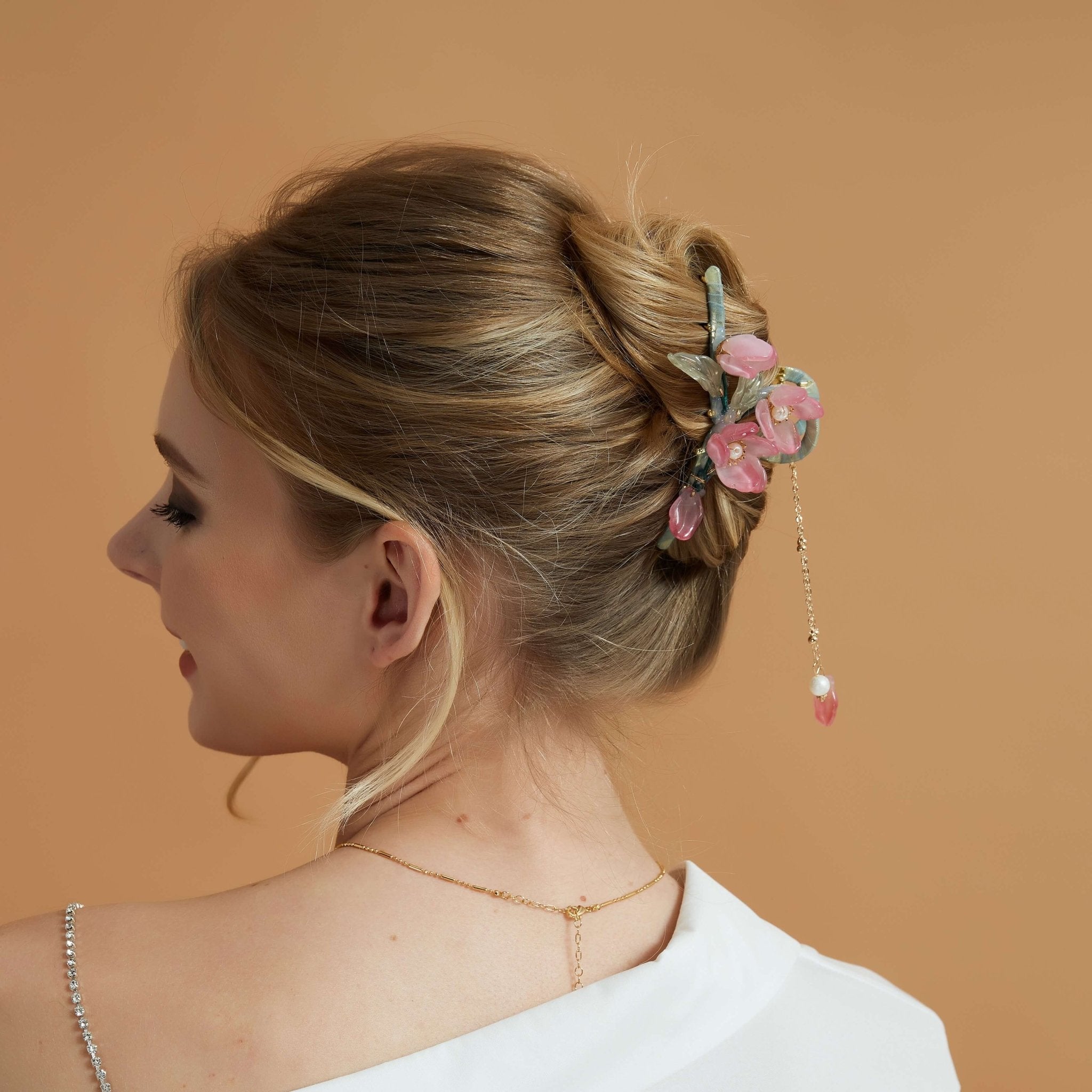 Red Camellia Flower Hair Clawhair clawsJewelryBlossomuniqueflowerearringsgiftforhermothergiftdaughtergiftbirthdaygiftanniversarygift