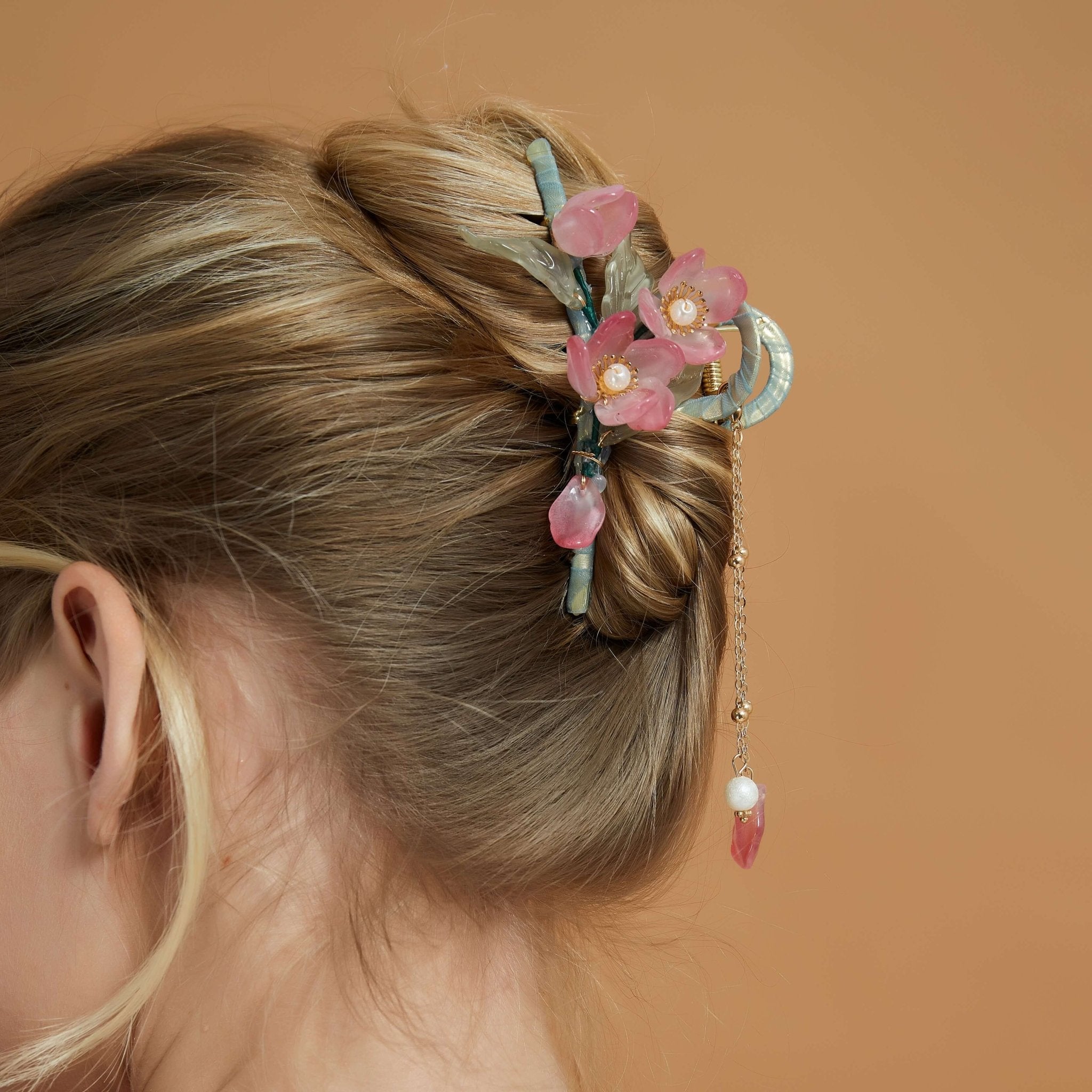 Red Camellia Flower Hair Clawhair clawsJewelryBlossomuniqueflowerearringsgiftforhermothergiftdaughtergiftbirthdaygiftanniversarygift