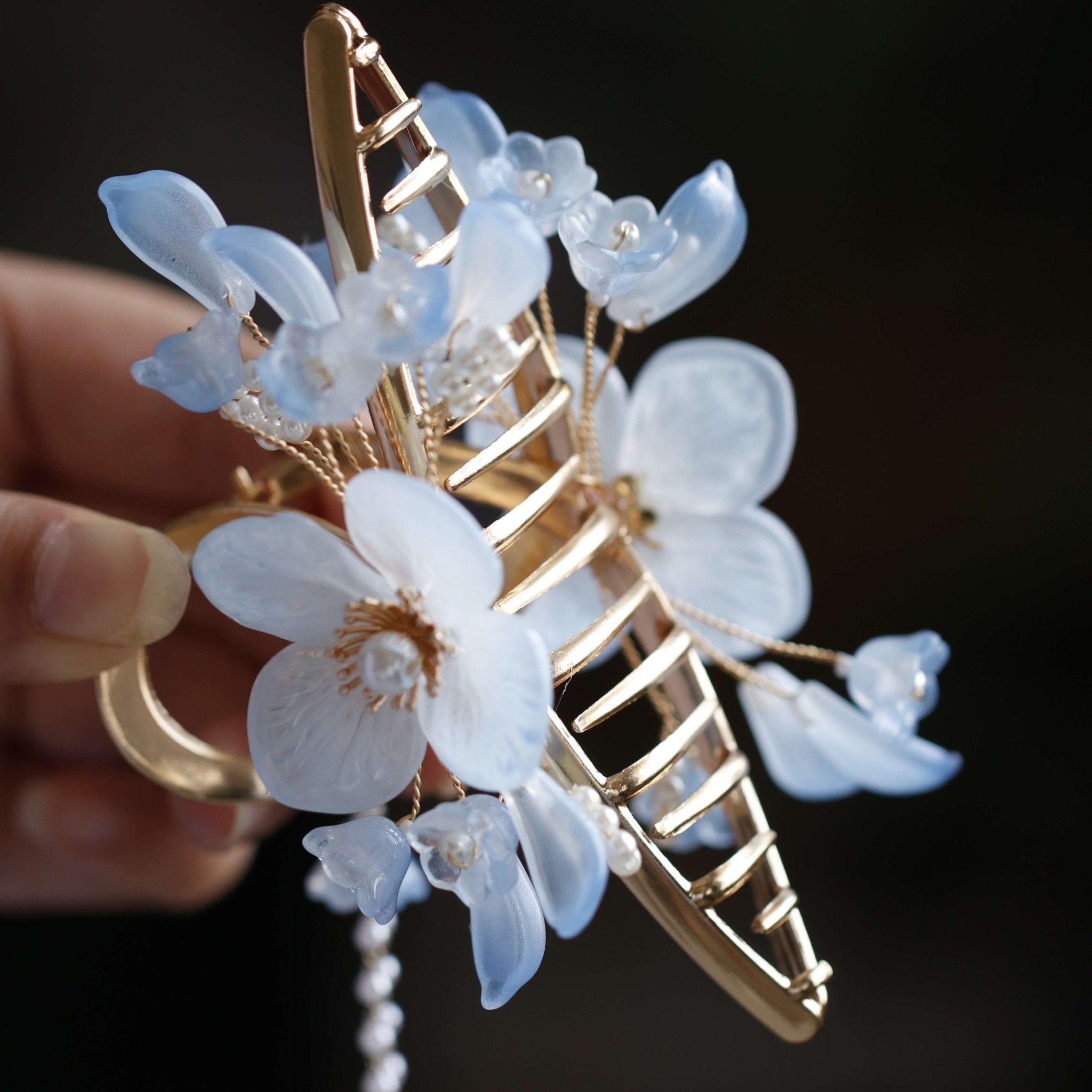 Sky Blossom Crystal Hair Clawhair clawsJewelryBlossomuniqueflowerearringsgiftforhermothergiftdaughtergiftbirthdaygiftanniversarygift