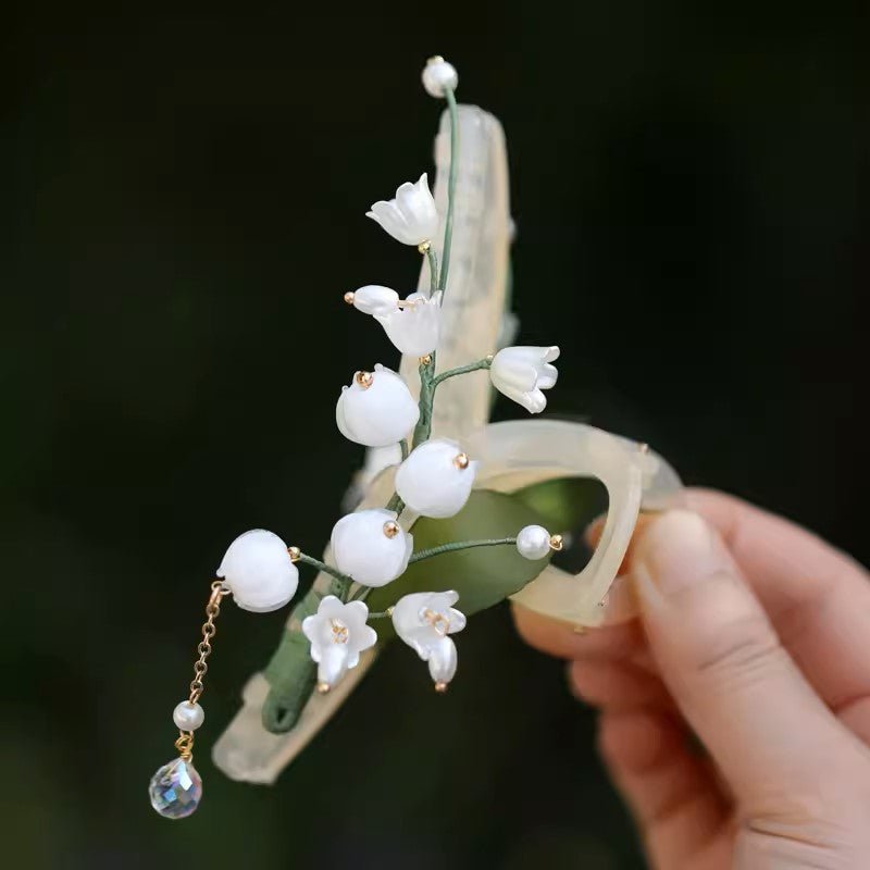 white lily flower hair clip White the Lily of Valley Hair Claw, Unique Flower Hair Claw, Hair Claw Gifts, Claw Clip Hold Thick Hair, Flower Hair Jewelry, Comfort Wear