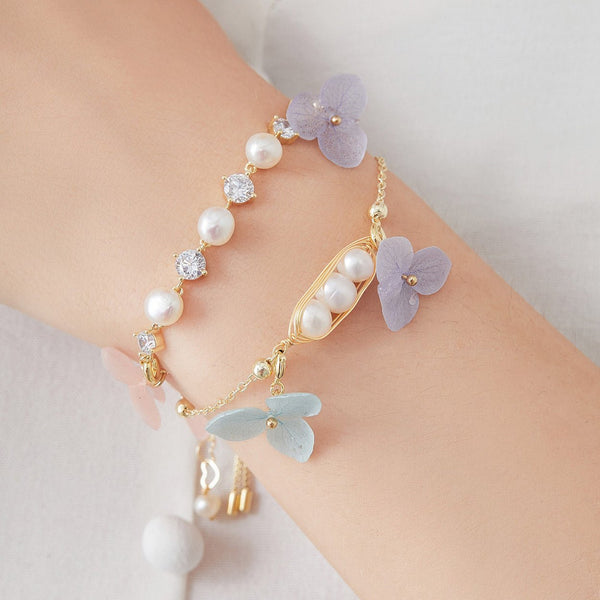 #flowerbracelet# jewelryblossom#bracelet##weddingbracelet##realflowerearrings##hydrangeabracelet# flower jewelry