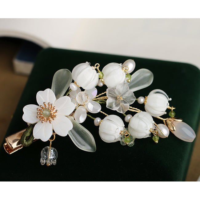 Jasmine with White Bell Flower Hair ClipHair ClipsJewelryBlossomuniqueflowerearringsgiftforhermothergiftdaughtergiftbirthdaygiftanniversarygift