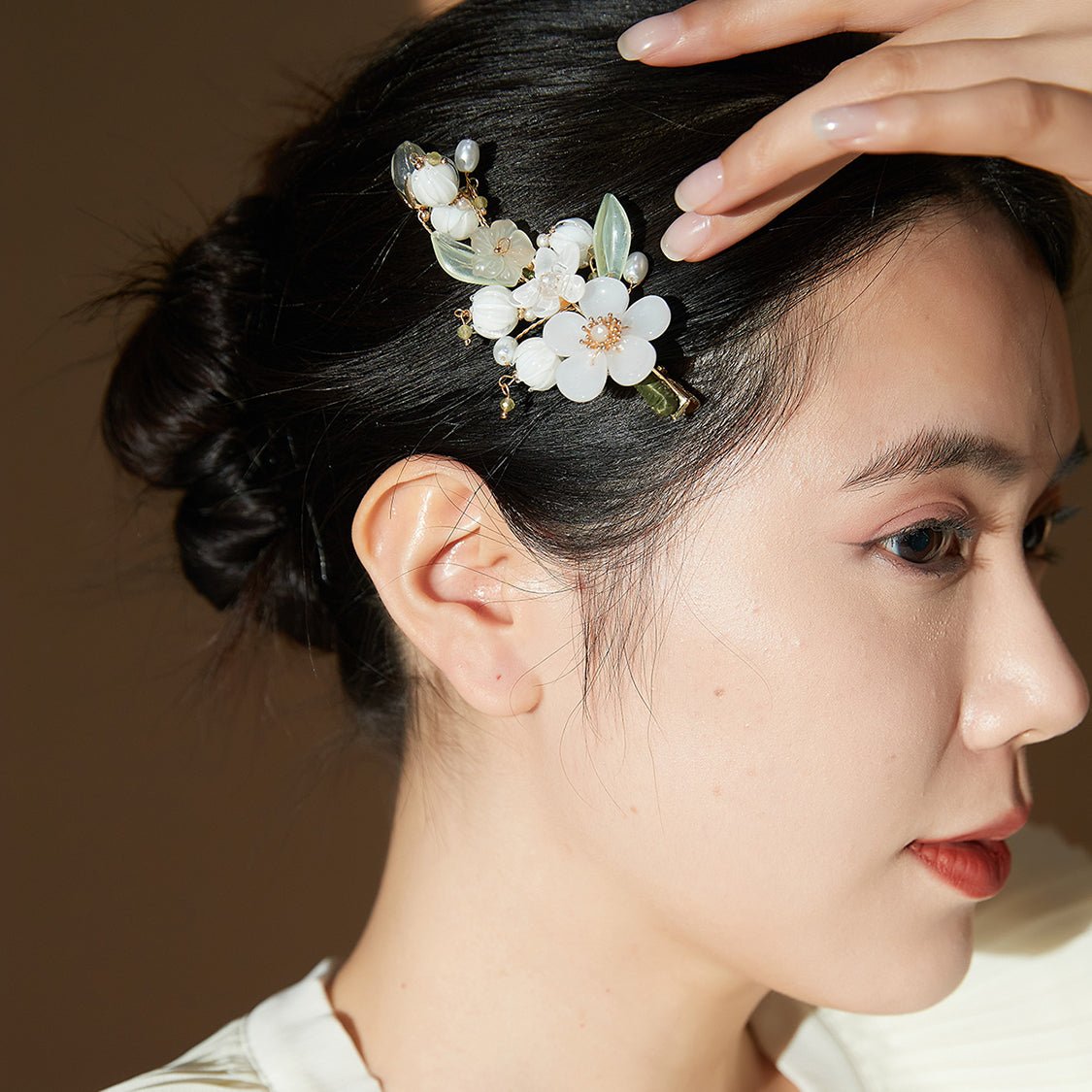 #bellflowerhairclips# #jewelryblossom##hairclips##weddinghairstyle##weddingjewelry# top view detail
#flowerjewelry#