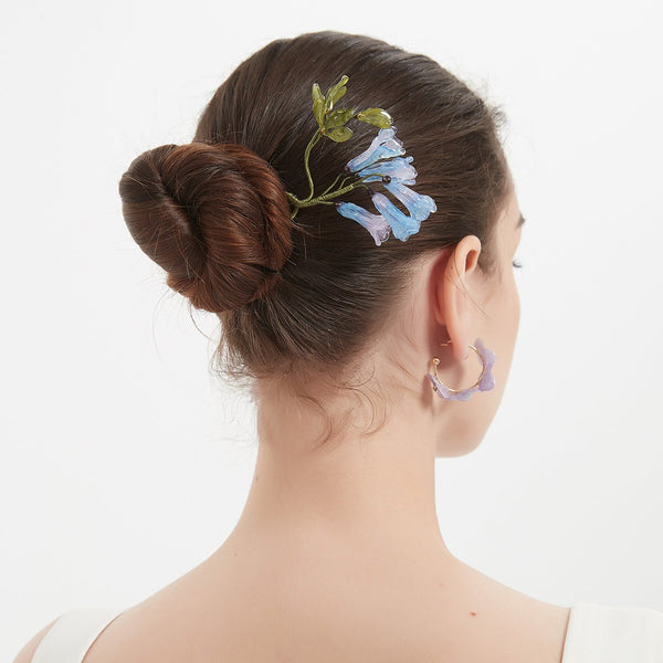 #jacrandaflowerclips# #jewelryblossom##hairclips##weddinghairclips##blueflowerhairclips# 
#flowerjewelry# model back view