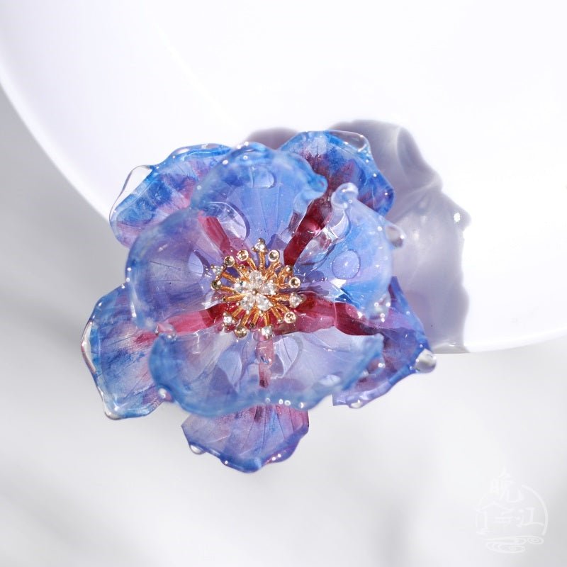 #primroseflowerclips# #jewelryblossom##hairclips##weddinghairclips##blueflowerhairclips# 
#flowerjewelry# product top view