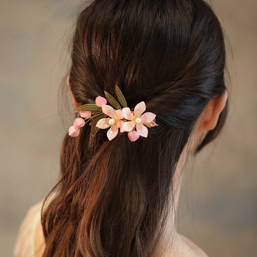 Peach Flower Bellflower Hair ClipHair ClipsJewelryBlossomuniqueflowerearringsgiftforhermothergiftdaughtergiftbirthdaygiftanniversarygift