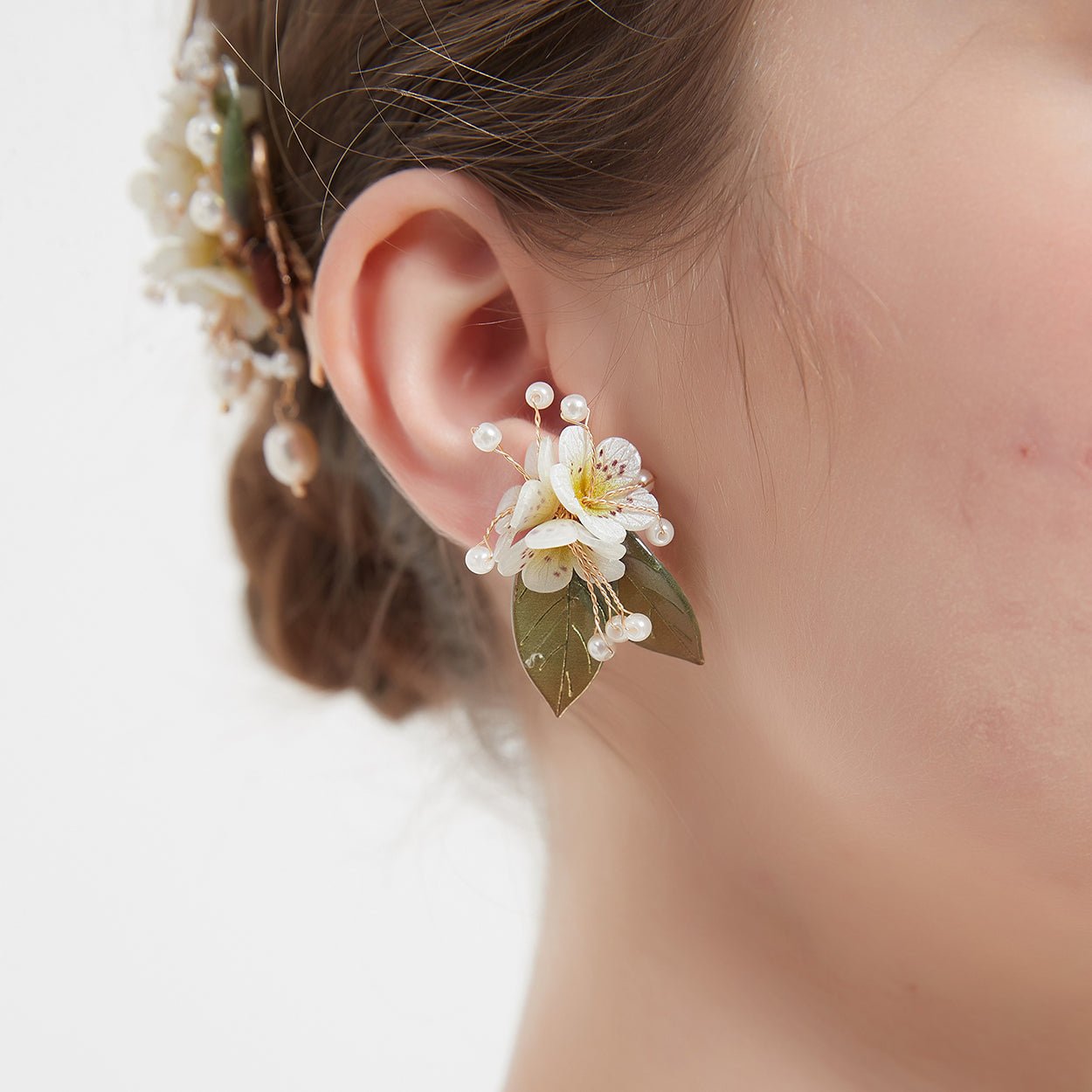 Pyrus Pear Flower Stud EarringsEarringsJewelryBlossomuniqueflowerearringsgiftforhermothergiftdaughtergiftbirthdaygiftanniversarygift