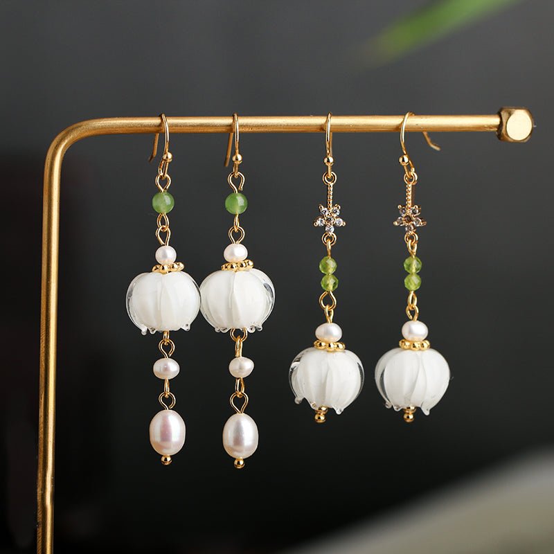 #whiteflowerearring# - #jewelryblossom##earrings##fairyearrings##weddingearrings##acrylicicearrings##bellflowerearring#